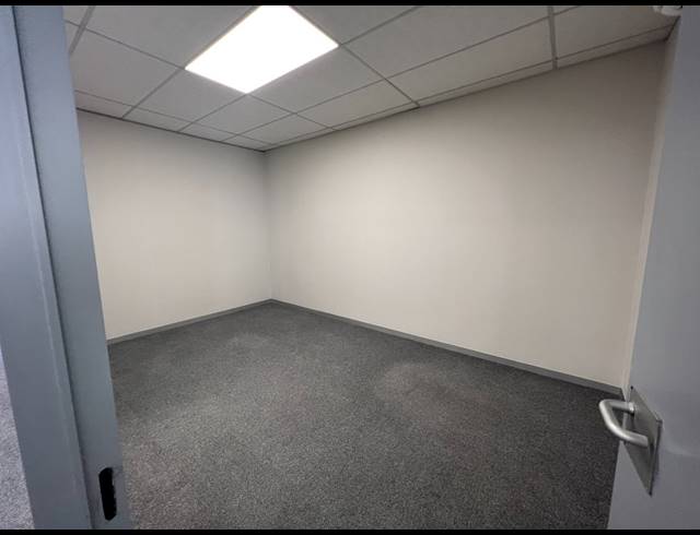 2,000M² OFFICE TO LET IN ROSEBANK